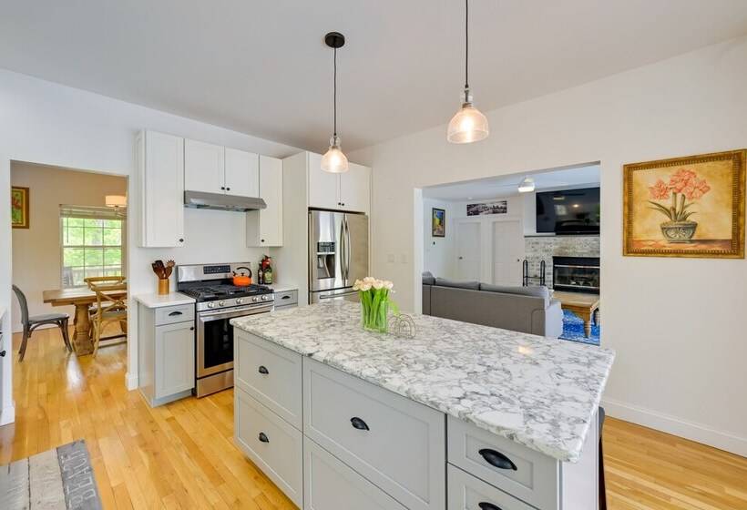 Pet Friendly Southampton Paradise With Pool!