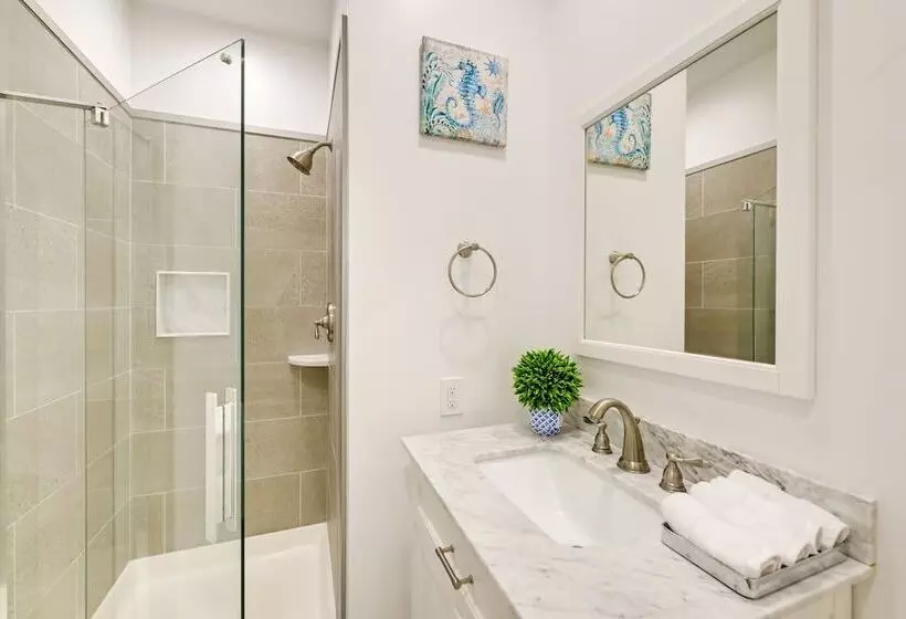 Pet Friendly Southampton Paradise With Pool!