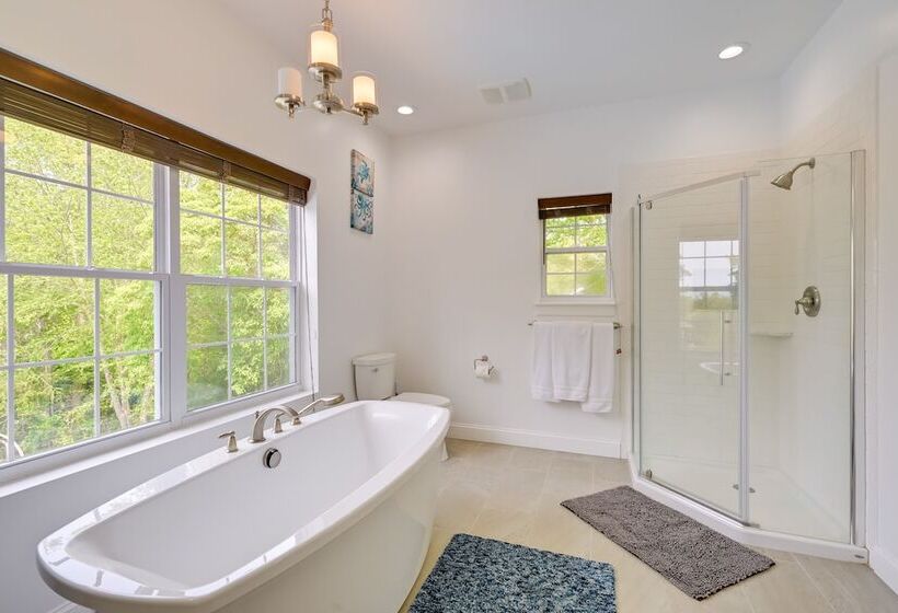 Pet Friendly Southampton Paradise With Pool!