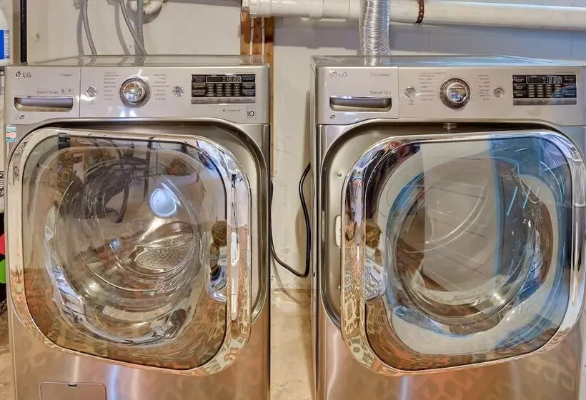 Pet Friendly Southampton Paradise With Pool!