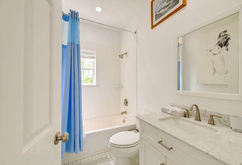 Pet Friendly Southampton Paradise With Pool!