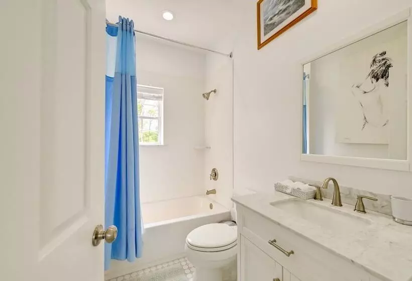 Pet Friendly Southampton Paradise With Pool!