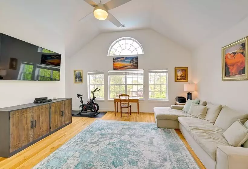 Pet Friendly Southampton Paradise With Pool!