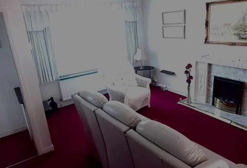 レジデンス Captivating 3 Bed House In Saint Helens