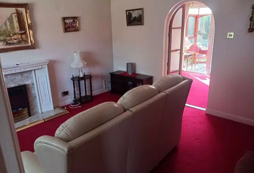 レジデンス Captivating 3 Bed House In Saint Helens