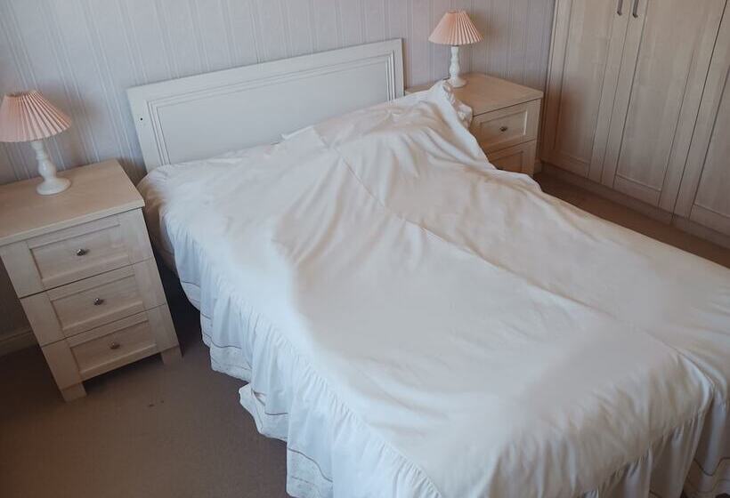 إقامة Captivating 3 Bed House In Saint Helens