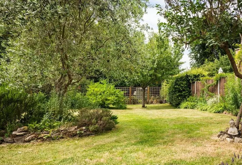 レジデンス Lovely 3 Bed House In West Malling, Kent