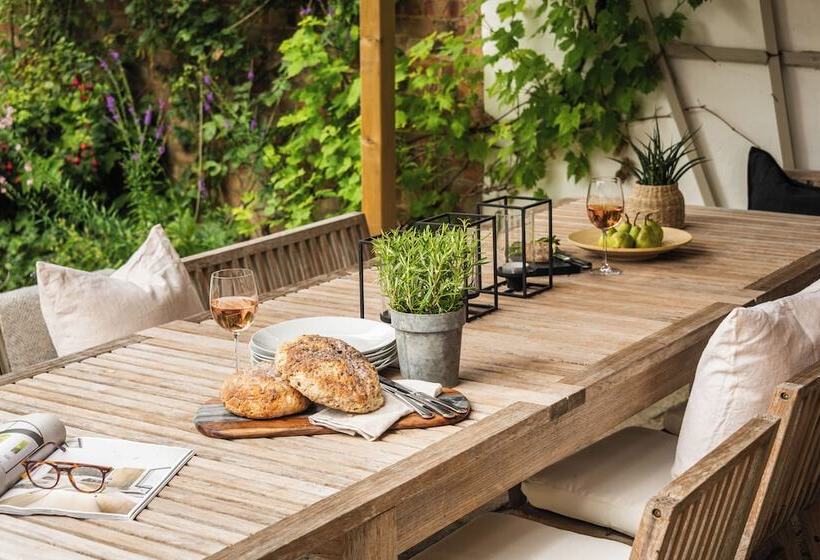 إقامة Lovely 3 Bed House In West Malling, Kent