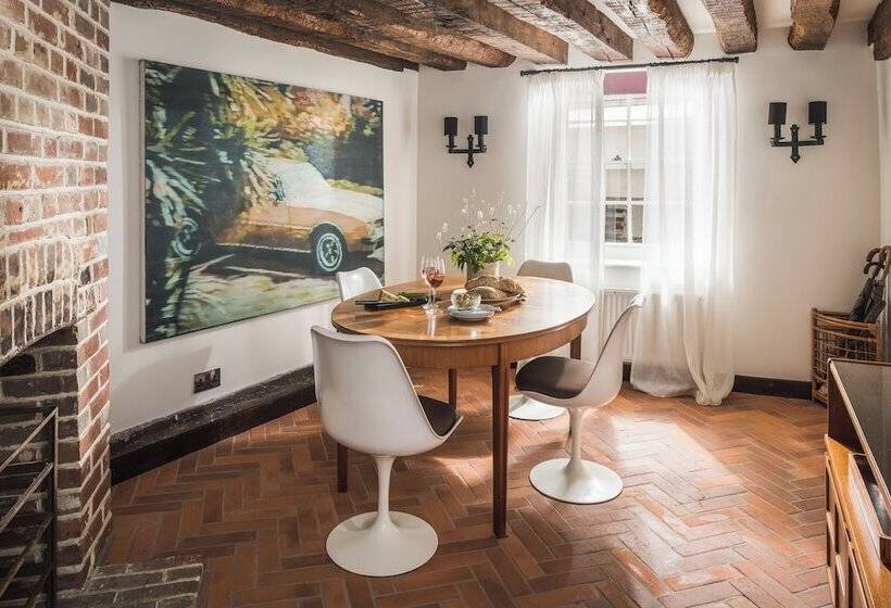 إقامة Lovely 3 Bed House In West Malling, Kent