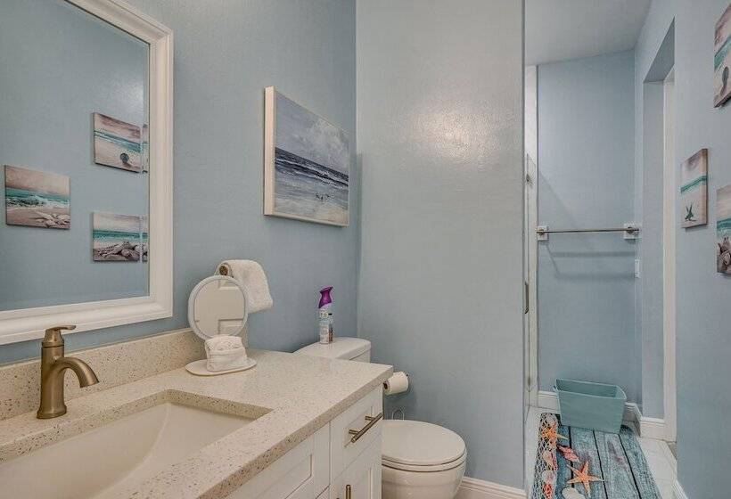 10 Mi To Yacht Club Public Beach: Getaway W/ Pool