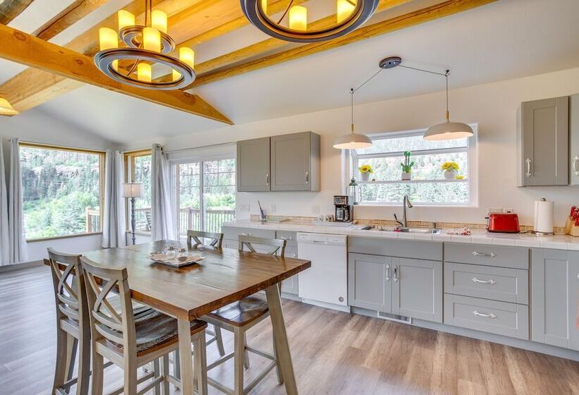 Stunning Ouray Escape W/ Panoramic Mountain Views!