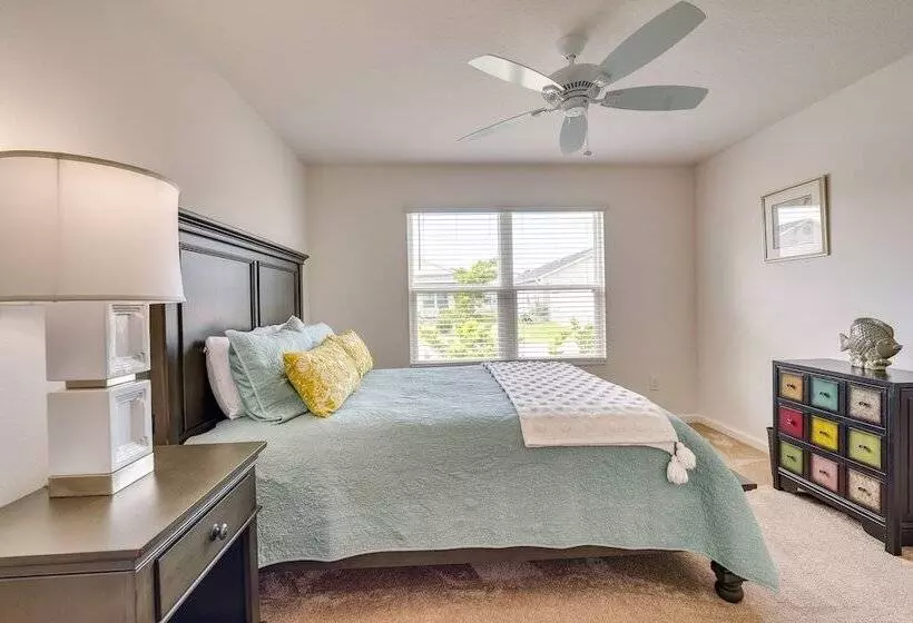 The Villages Vacation Rental: Walk To Shared Pool!