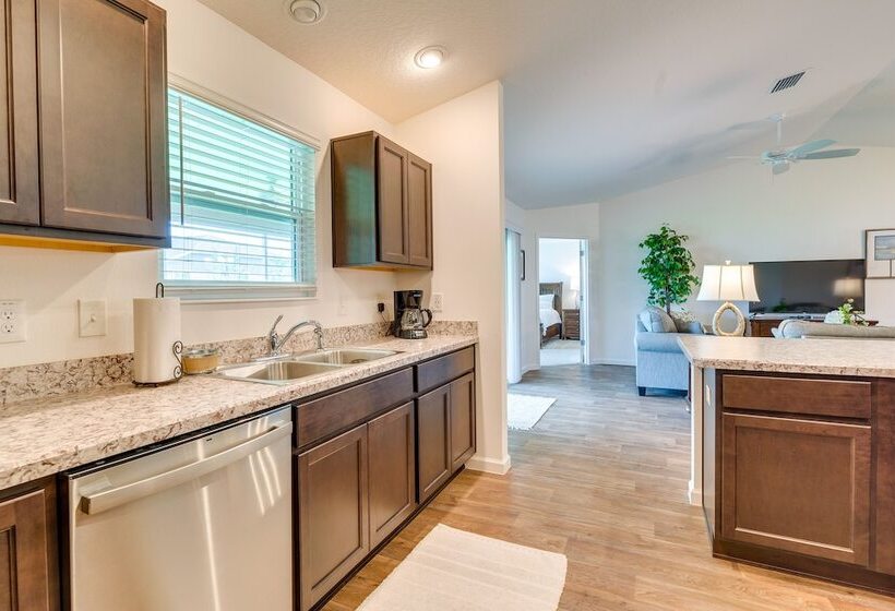 The Villages Vacation Rental: Walk To Shared Pool!