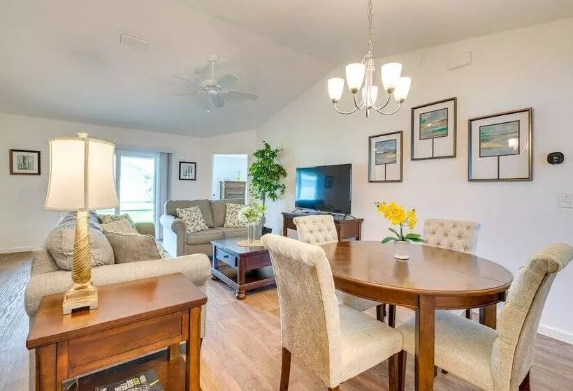 The Villages Vacation Rental: Walk To Shared Pool!