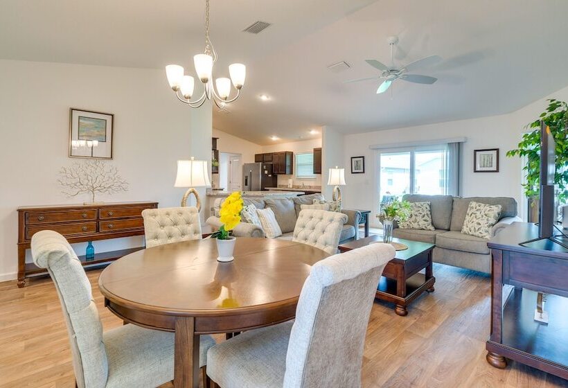 The Villages Vacation Rental: Walk To Shared Pool!