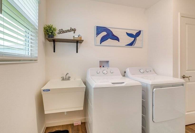 The Villages Vacation Rental: Walk To Shared Pool!