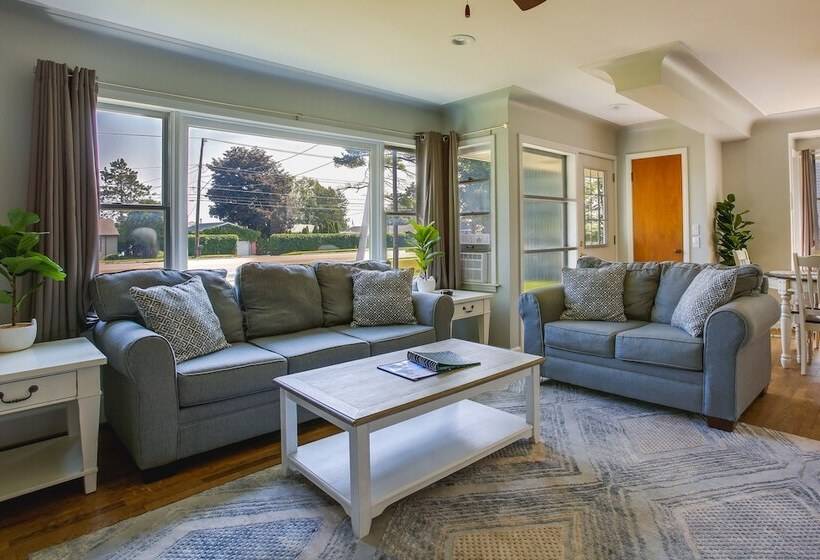 Traverse City Home W/ Fire Pit, Patio + Yard!