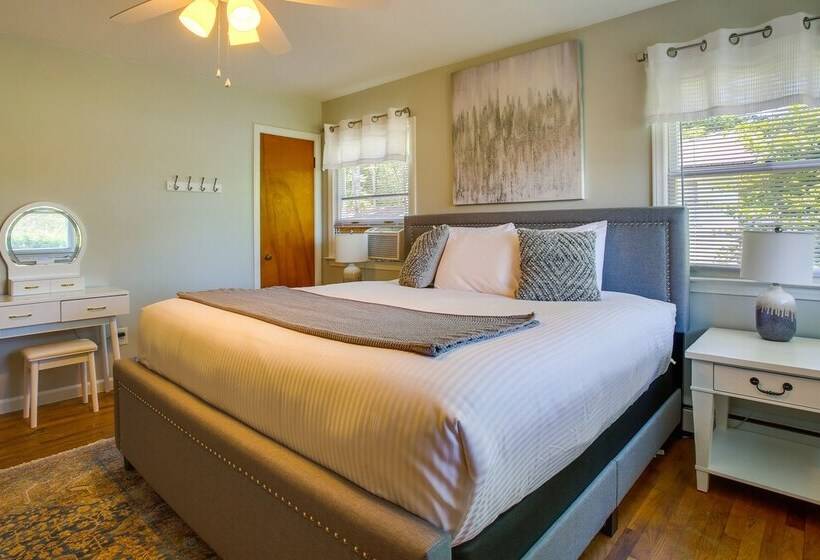 Traverse City Home W/ Fire Pit, Patio + Yard!