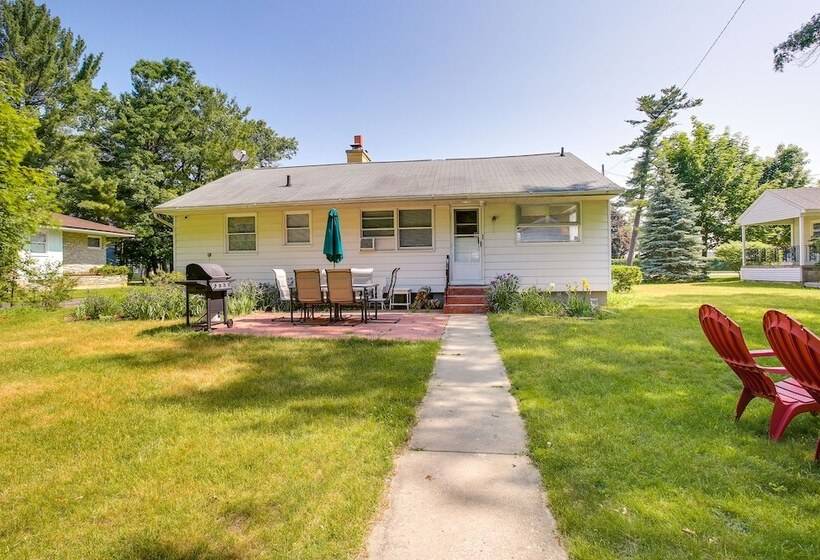 Traverse City Home W/ Fire Pit, Patio + Yard!