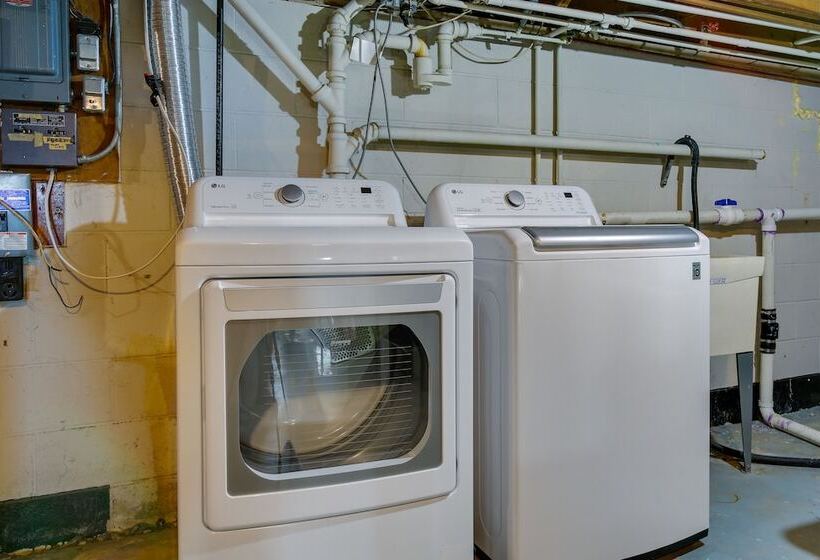 Traverse City Home W/ Fire Pit, Patio + Yard!