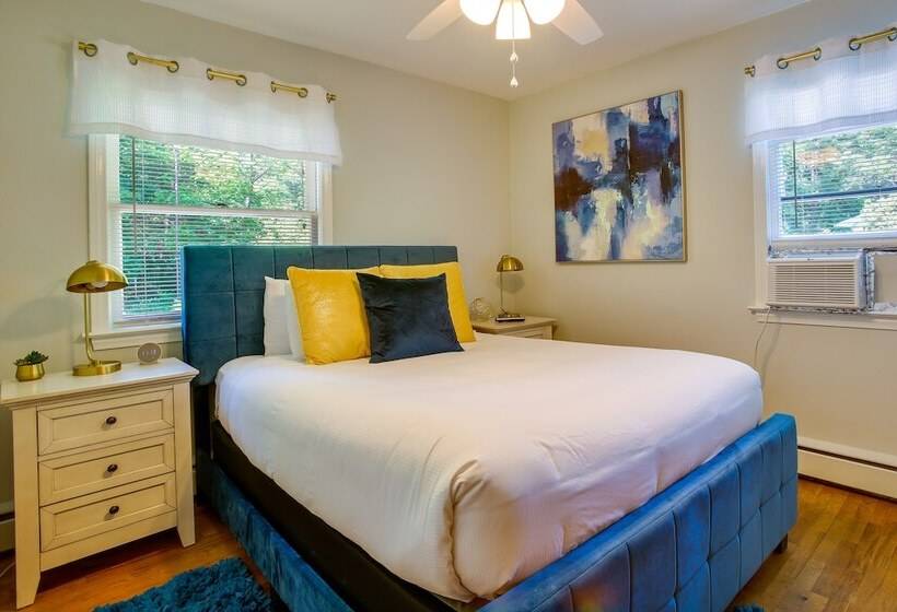 Traverse City Home W/ Fire Pit, Patio + Yard!