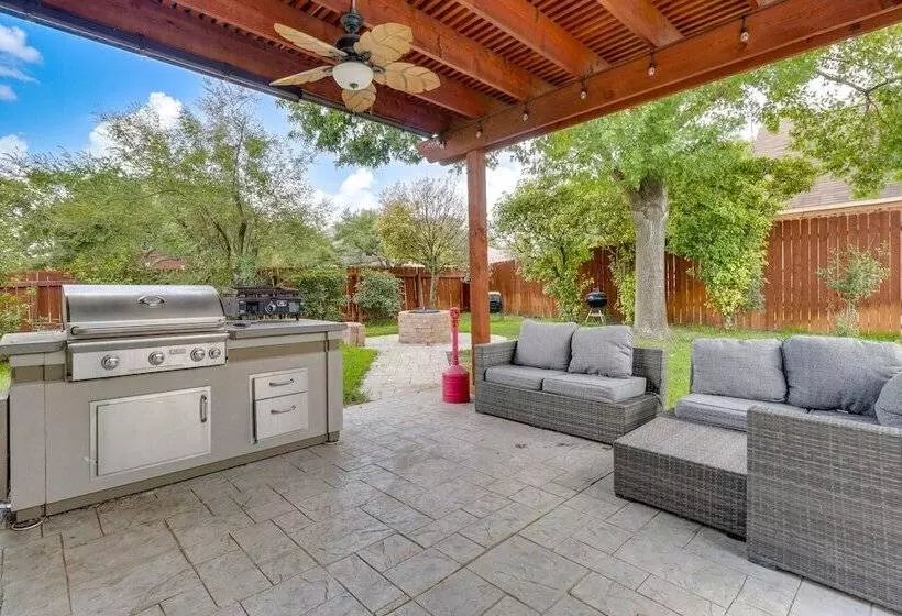 Upscale Pflugerville Paradise W/ Private Pool!