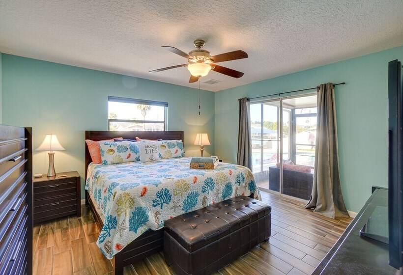 Waterfront Oasis W/ Hot Tub ~ 10 Mi To Dtwn Tampa