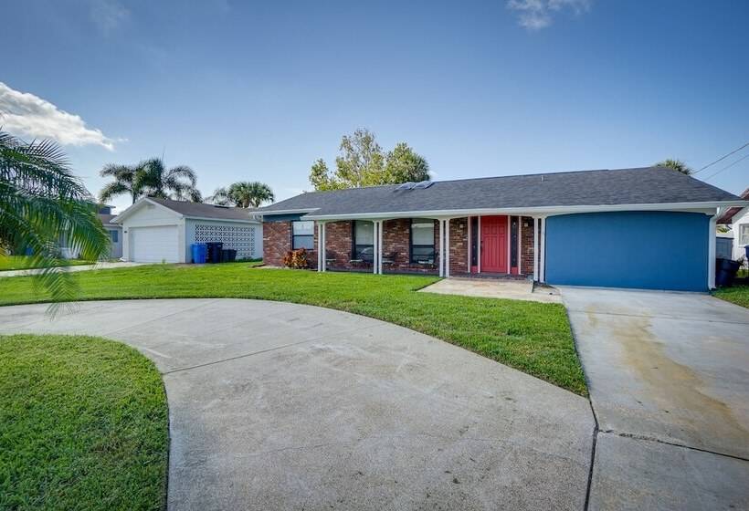 Waterfront Oasis W/ Hot Tub ~ 10 Mi To Dtwn Tampa