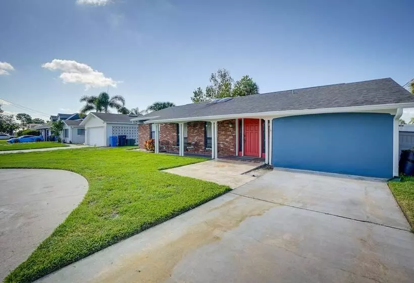 Waterfront Oasis W/ Hot Tub ~ 10 Mi To Dtwn Tampa