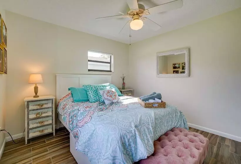 Waterfront Oasis W/ Hot Tub ~ 10 Mi To Dtwn Tampa