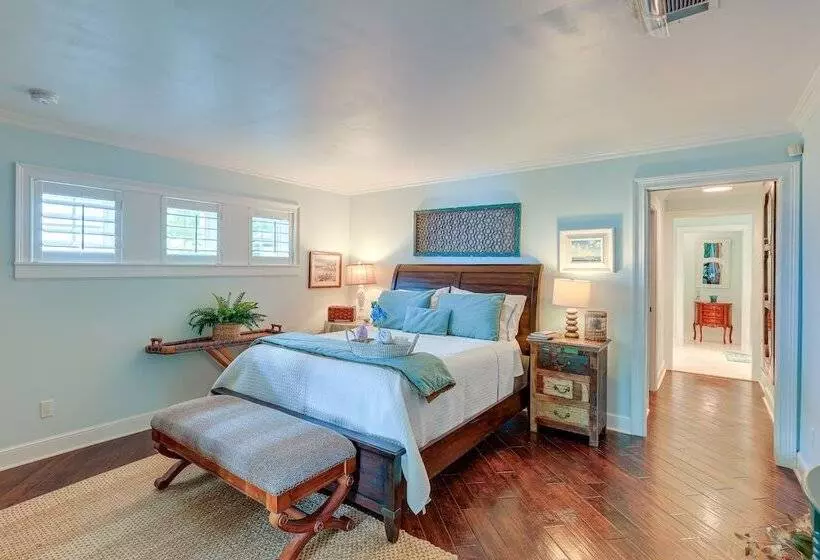 Waterfront Stuart Home On St Lucie River!