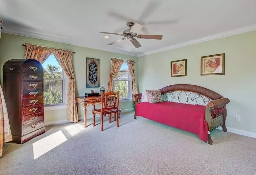 41st Ave   7 41st Avenue