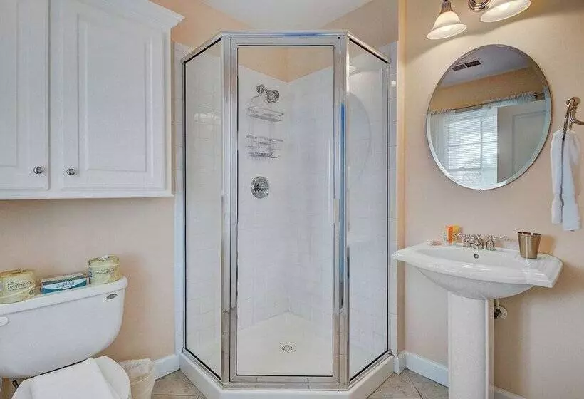 41st Ave   7 41st Avenue