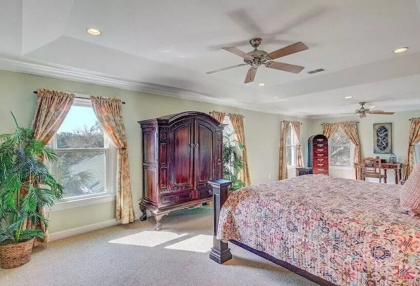 41st Ave   7 41st Avenue