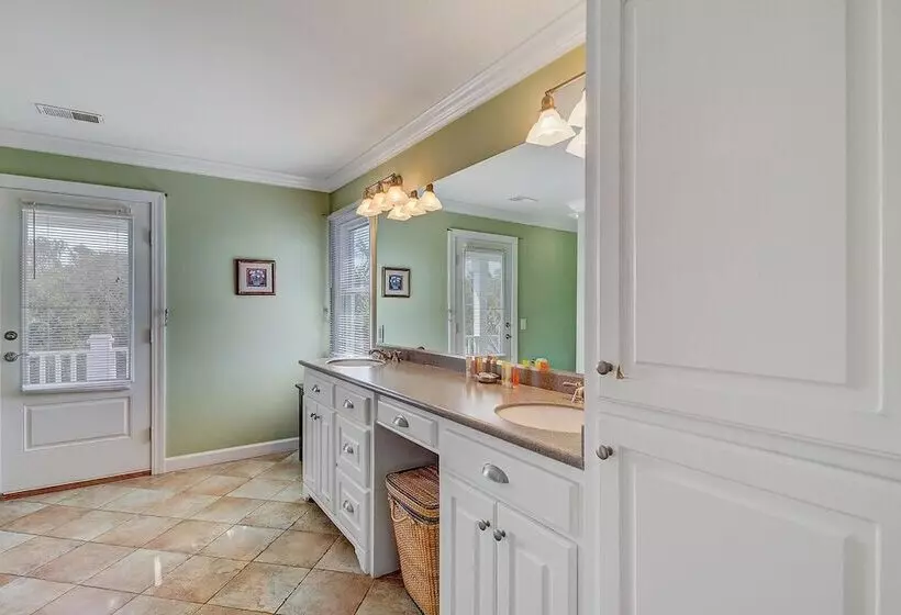 41st Ave   7 41st Avenue