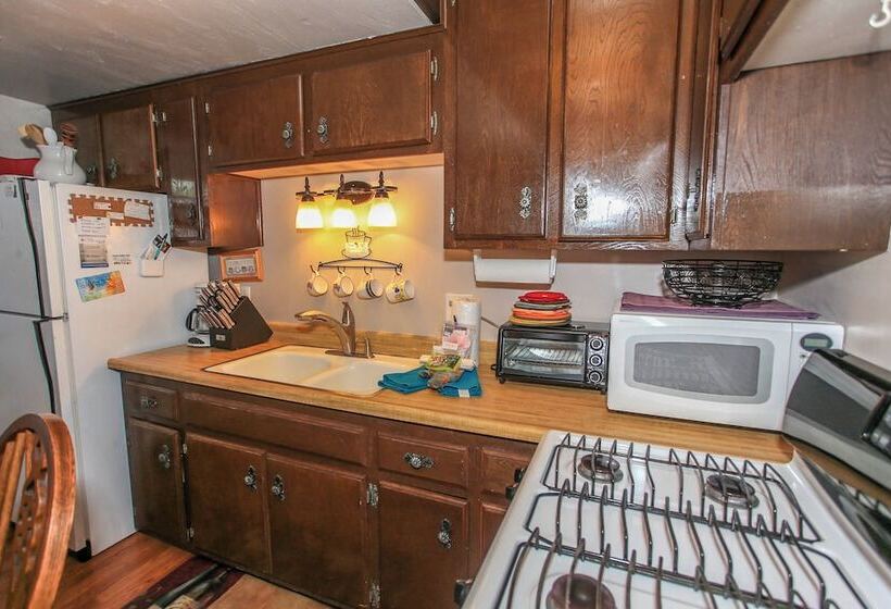 A Humble Hilltop Hideaway