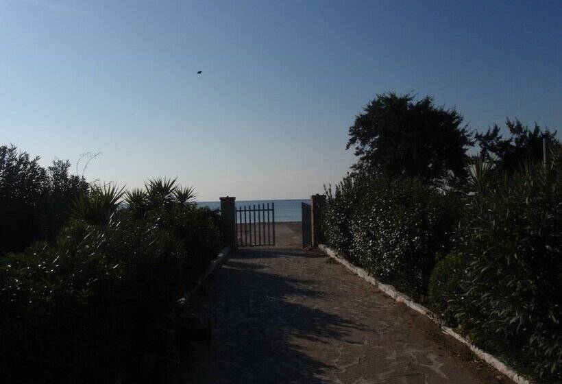 Amaryllis Fully Equipped Front Beach House