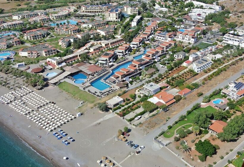 Amaryllis Fully Equipped Front Beach House