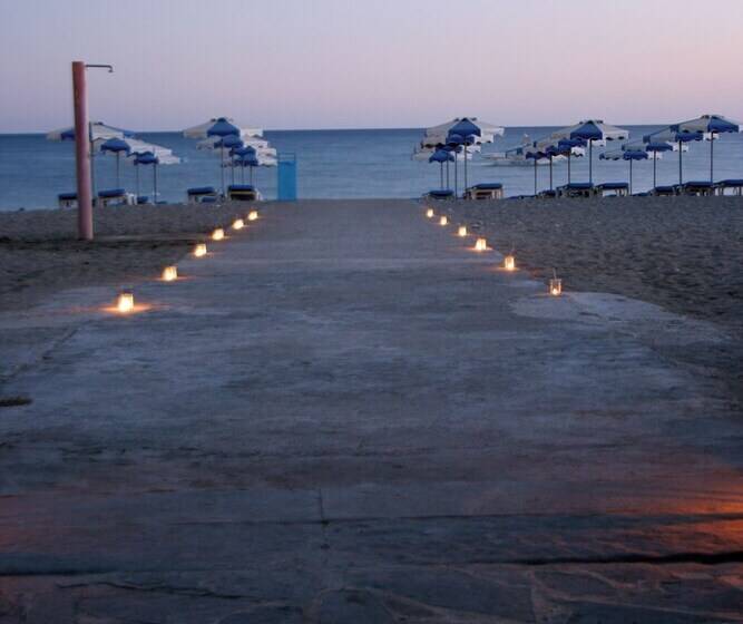 Amaryllis Fully Equipped Front Beach House