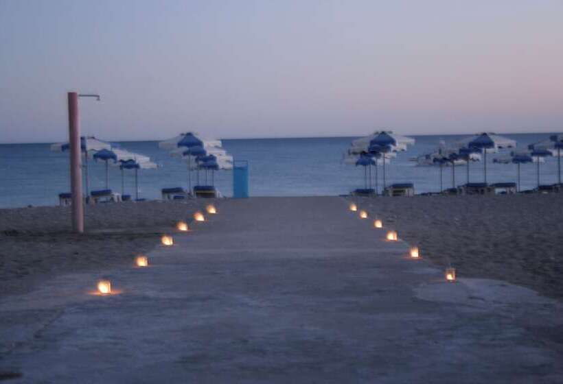 Amaryllis Fully Equipped Front Beach House