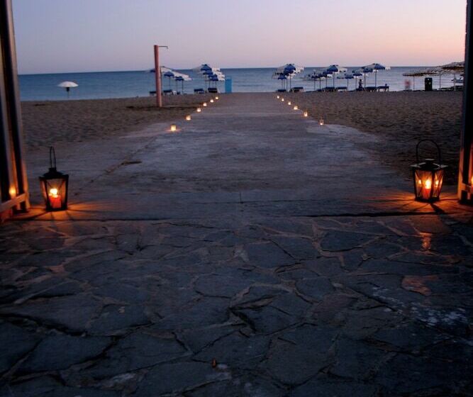 Amaryllis Fully Equipped Front Beach House