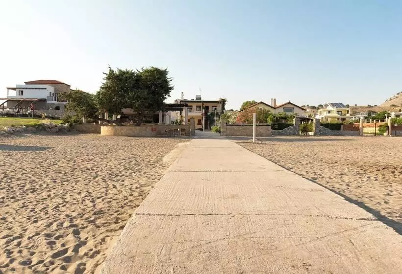 Amaryllis Fully Equipped Front Beach House