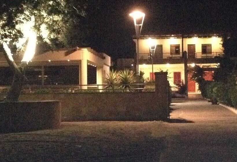 Amaryllis Fully Equipped Front Beach House