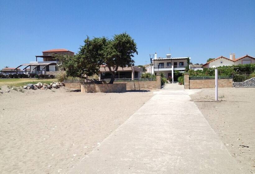 Amaryllis Fully Equipped Front Beach House