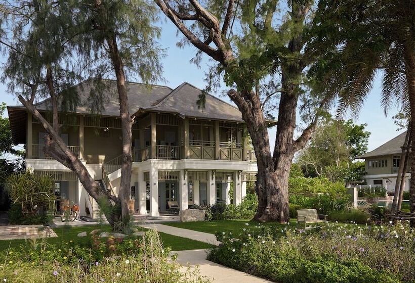 Charras Bhawan Hotel And Residences