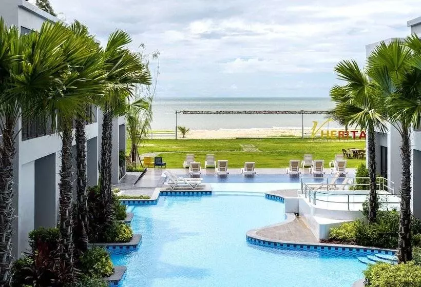 Hatchao Heritage Beachfront Resort