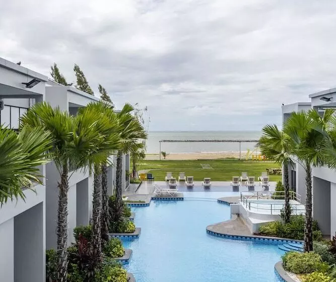 Hatchao Heritage Beachfront Resort