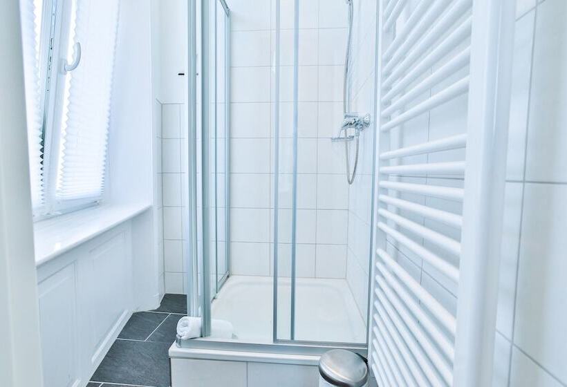 هتل Ferienwohnungen Am Holstentor