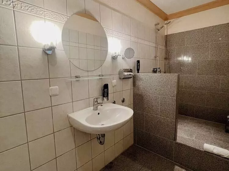 Hotelli Ferienwohnungen Am Holstentor