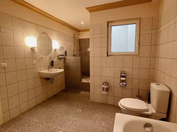 Hotelli Ferienwohnungen Am Holstentor